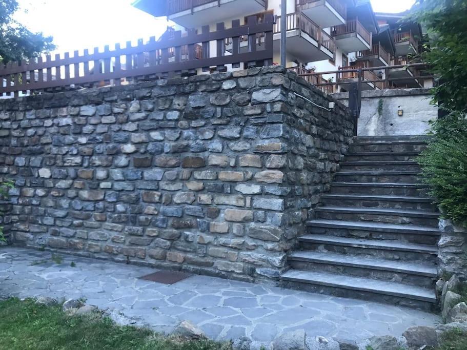 Spaziosa Taverna Accanto Alle Piste Da Sci Villa Courmayeur Exterior photo